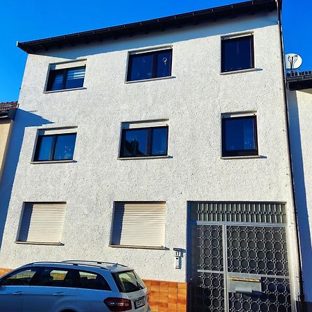 Schoene 3 Zi. Ferienwohnung Vor Den Toren Frankfurt Dreieich Esterno foto