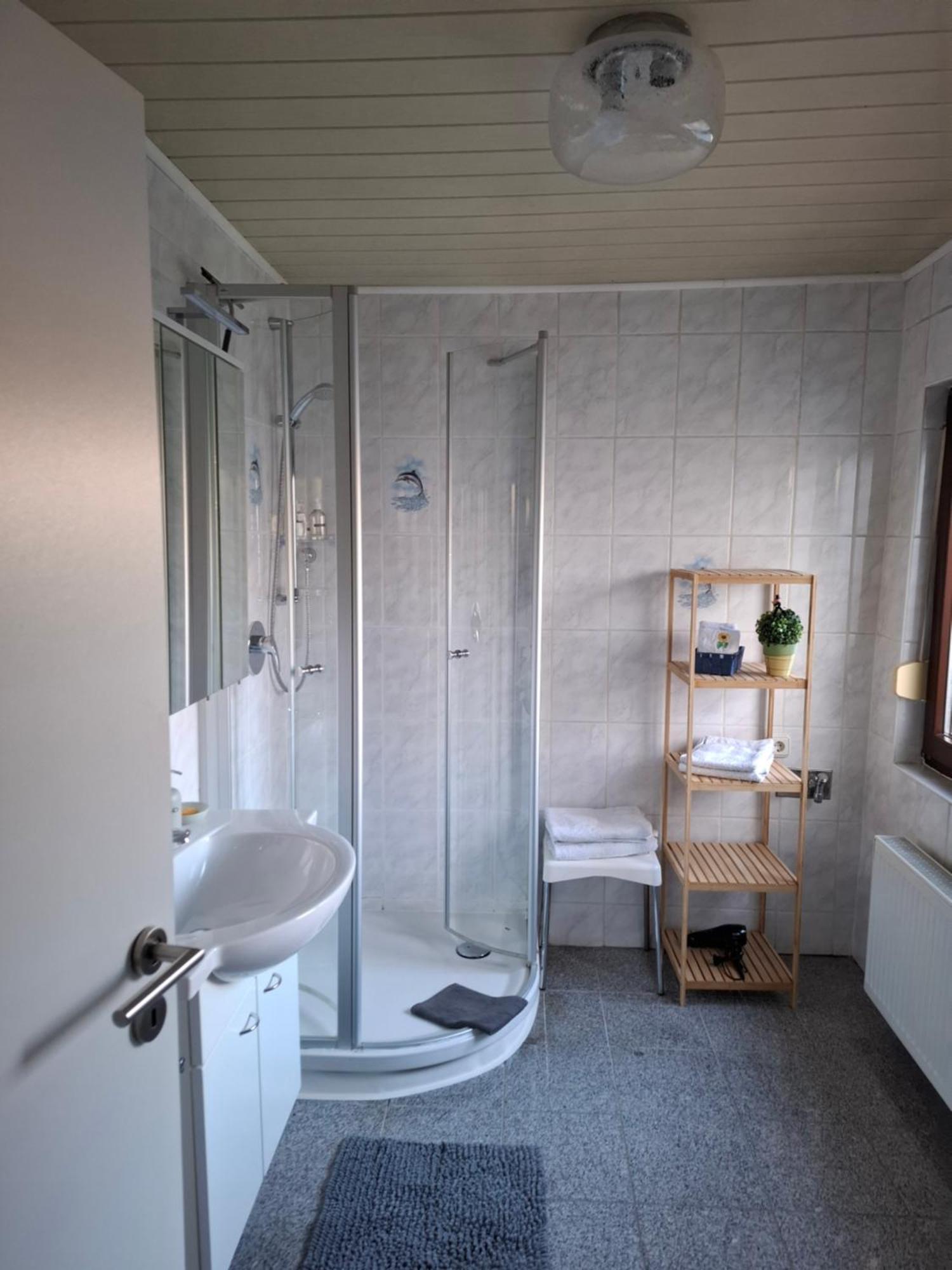 Schoene 3 Zi. Ferienwohnung Vor Den Toren Frankfurt Dreieich Esterno foto