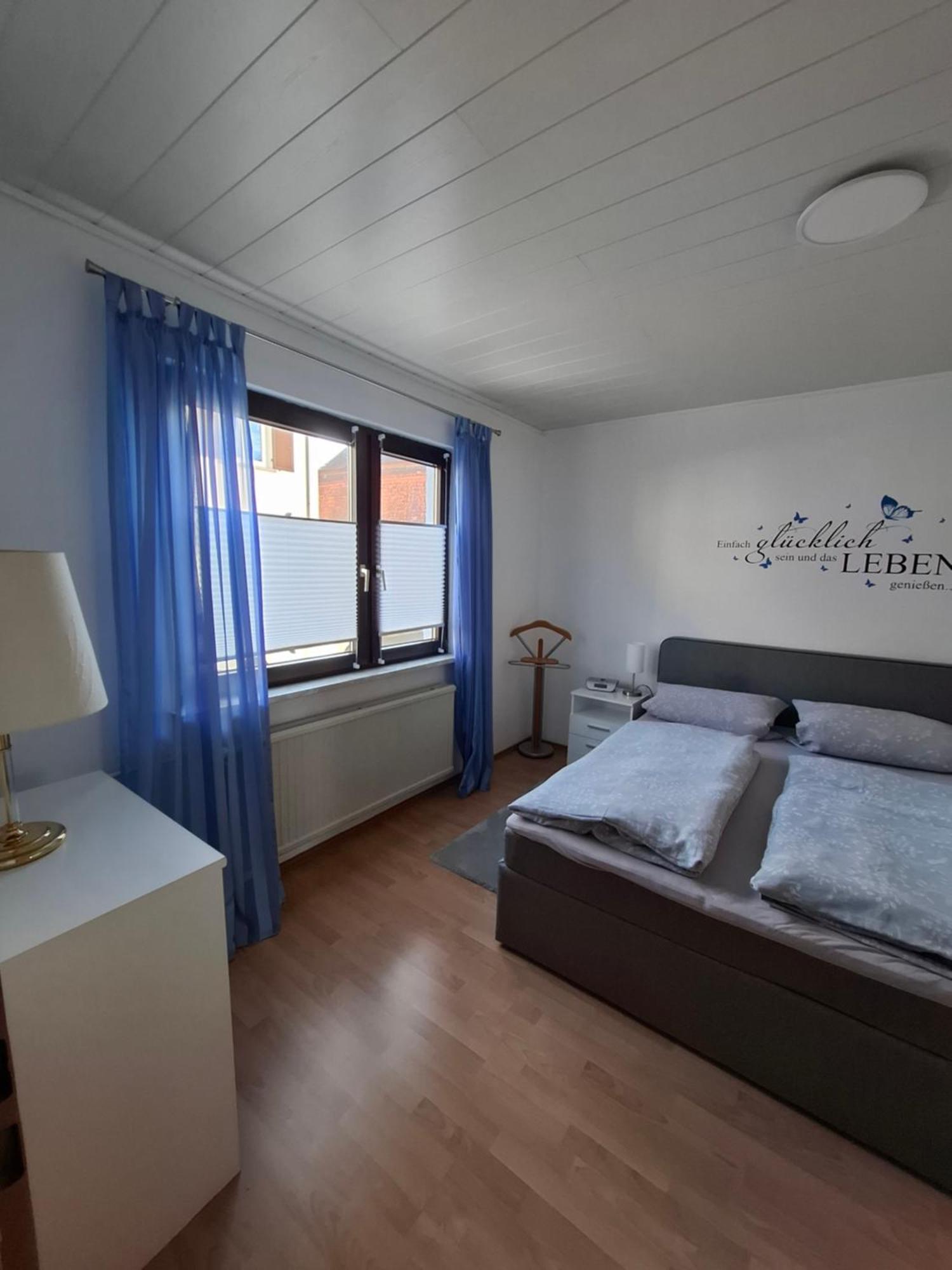 Schoene 3 Zi. Ferienwohnung Vor Den Toren Frankfurt Dreieich Esterno foto